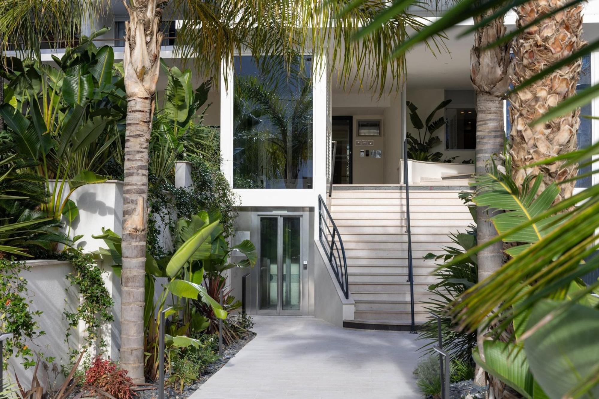 Staybridge Suites - Cannes Centre By Ihg Екстериор снимка