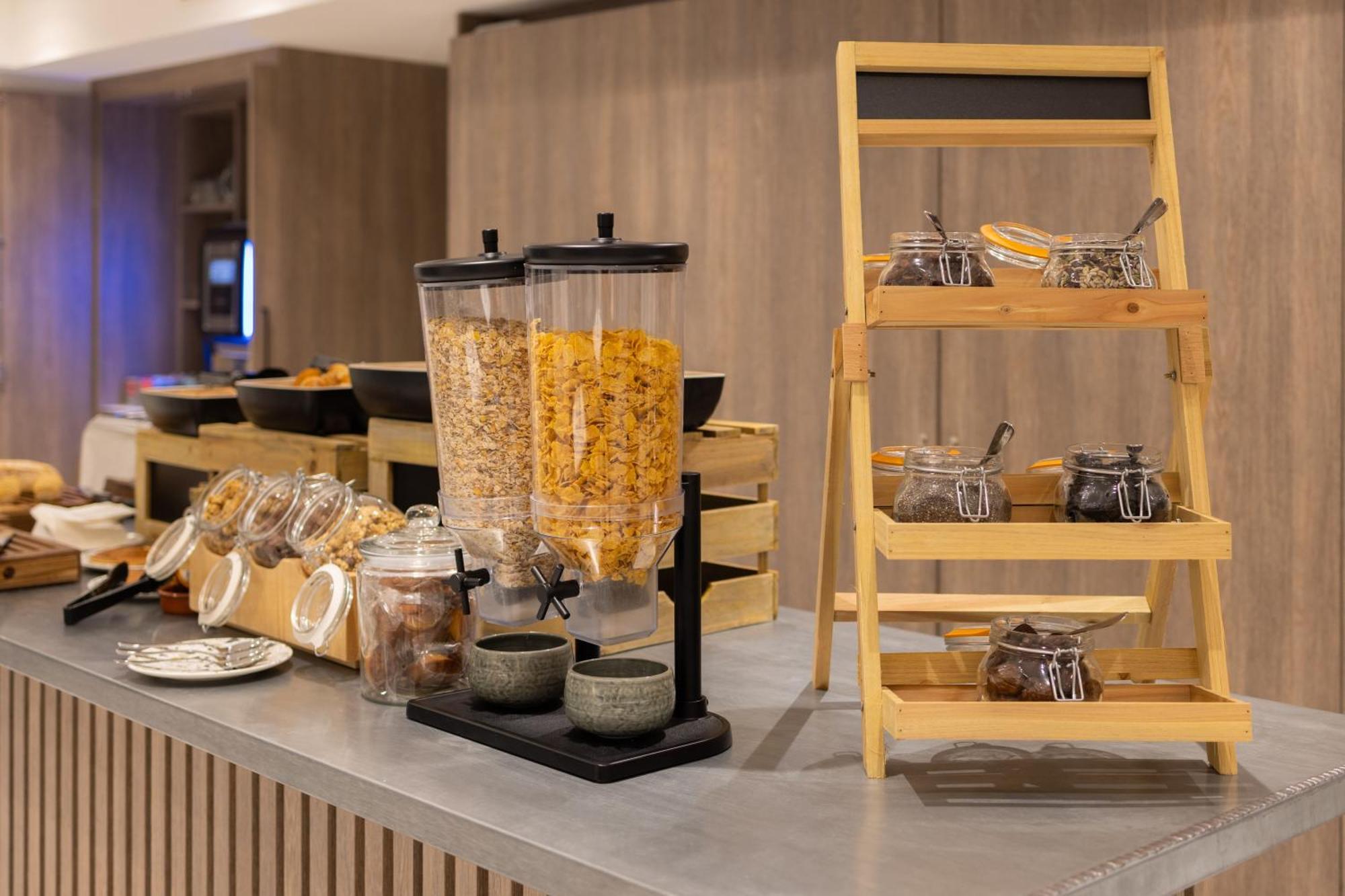 Staybridge Suites - Cannes Centre By Ihg Екстериор снимка